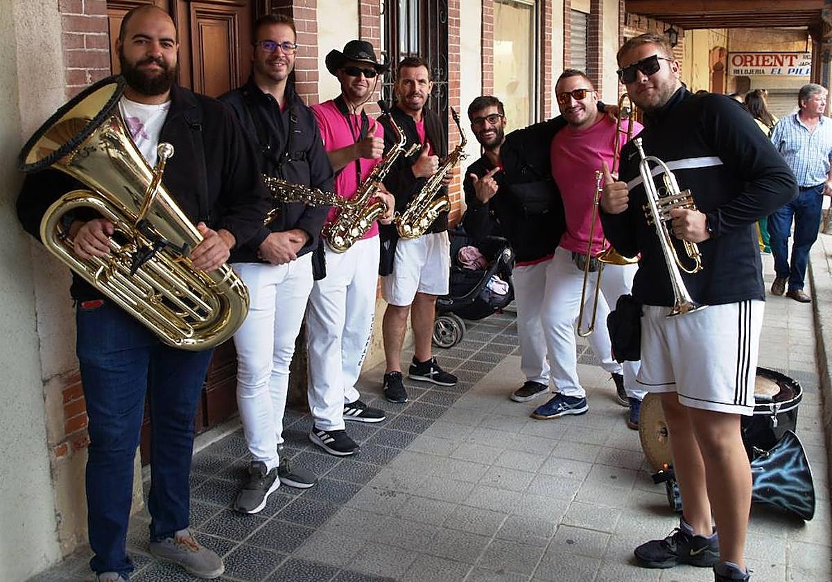 La Charanga Olmedana Botarate Chow Celebra Este A o Su Vig simo la-charanga-olmedana-botarate-chow-celebra-este-a-o-su-vig-simo